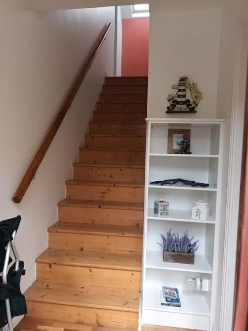 Village Centre Apartment Лехинч Екстериор снимка