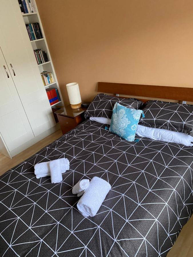 Village Centre Apartment Лехинч Екстериор снимка