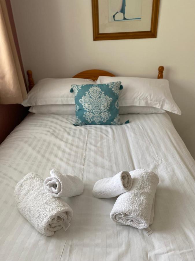 Village Centre Apartment Лехинч Екстериор снимка