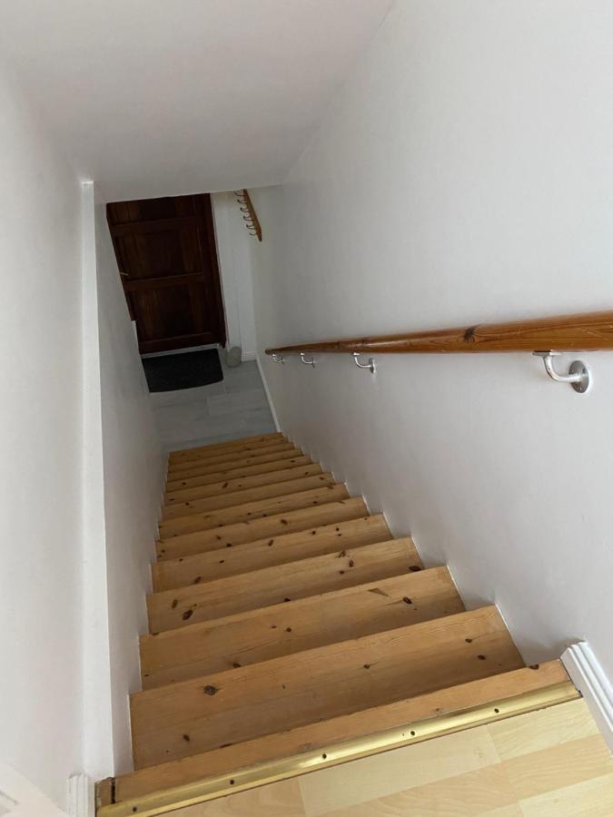 Village Centre Apartment Лехинч Екстериор снимка